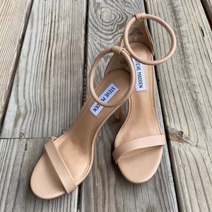 BRAND NEW. Steve Madden Nude Heals.